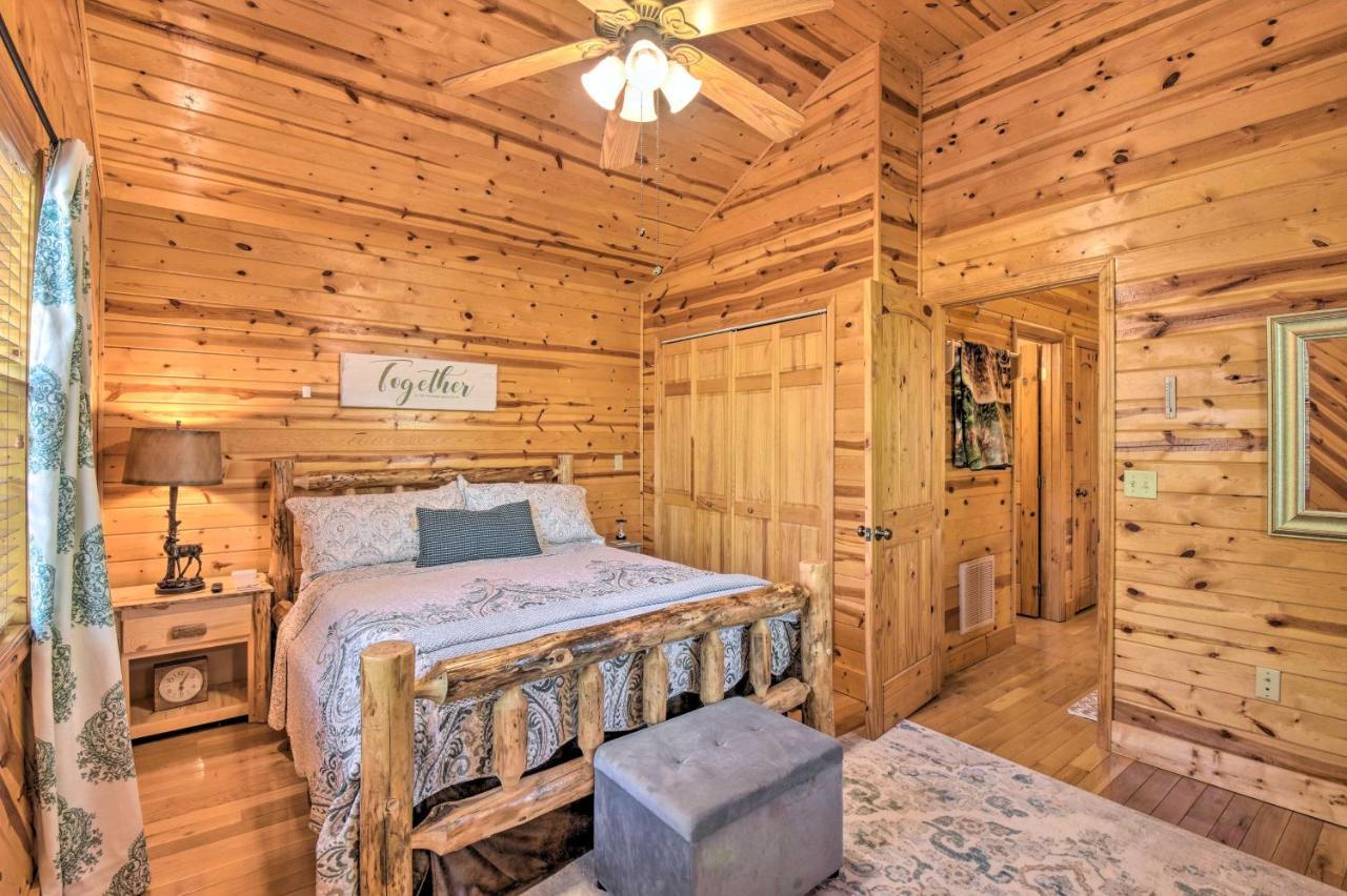 Cozy Hiawassee Cabin With Fire Pit And Mtn Views! Bagian luar foto
