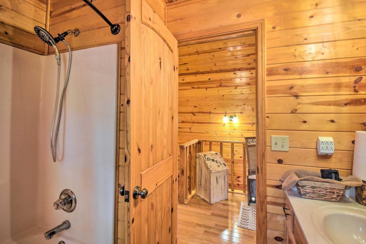 Cozy Hiawassee Cabin With Fire Pit And Mtn Views! Bagian luar foto
